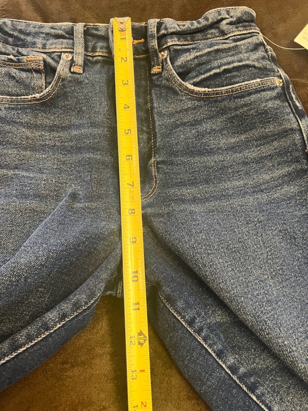 Good American The Bermuda High Rise Distressed Denim Shorts Size 4/27, New - Picture 6 of 7